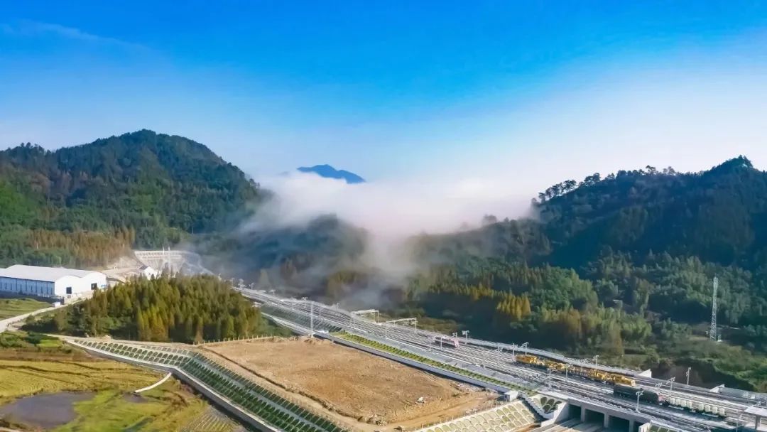 圆梦平台：设计时速350公里！池黄高铁进入开通运营倒计时